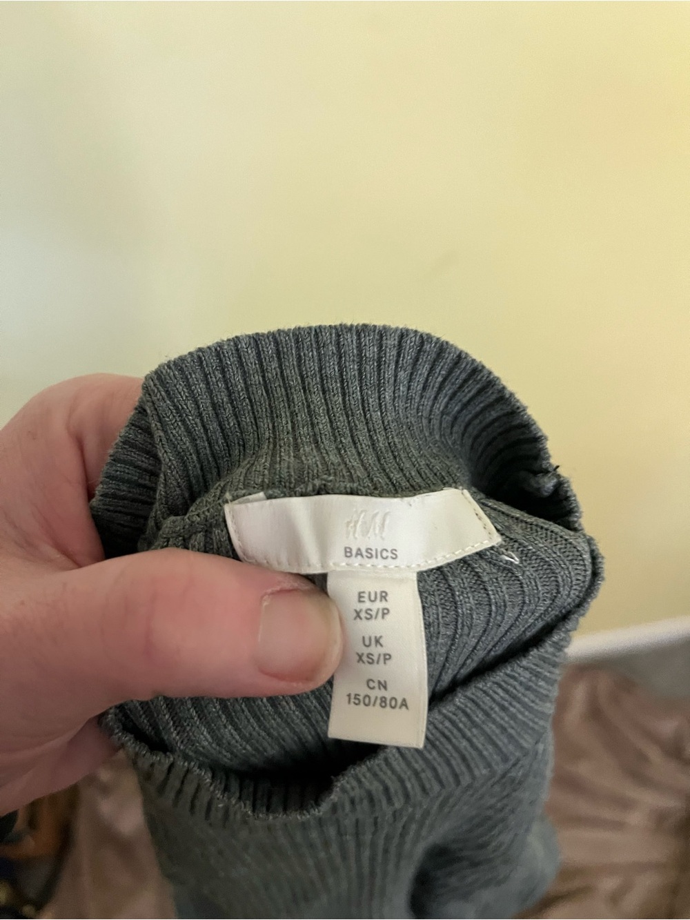 H&M Basics Gray Ribbed Knit Top - Picture 4 of 4